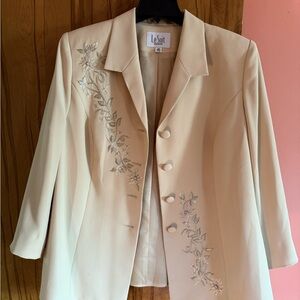 Le Suit Cream Blazer with Floral Embroidery